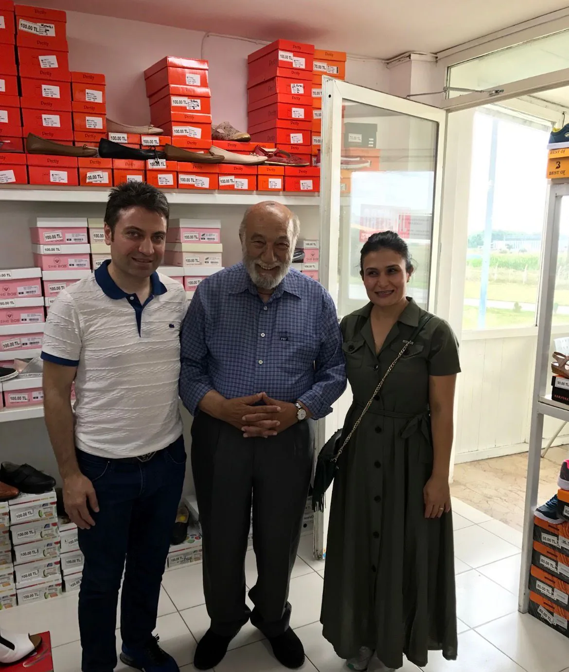 DONA mağazasında ziyaret